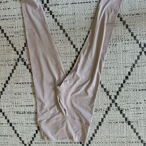 Aerie real me cross over Beige/light pink leggings
